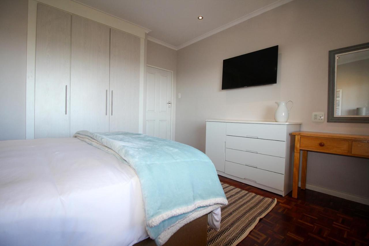 Westward Ho Apartment 13 Cape Town