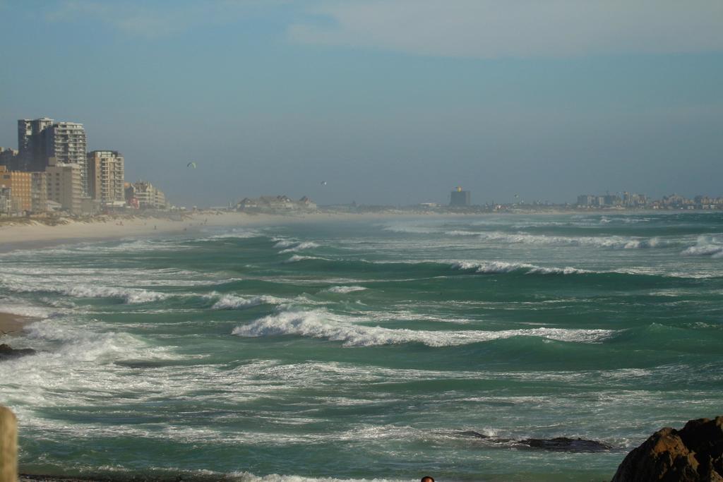 Westward Ho Apartment 13 * Cape Town